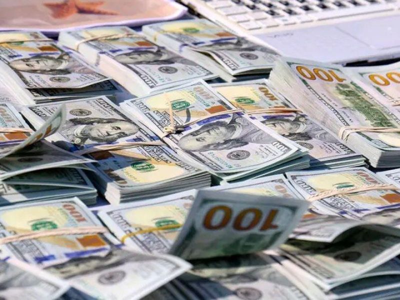 رییس کل بانک مرکزی: ۶ میلیارد دلار ایران در قطر در حال انتقال است